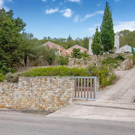 度假居 Dive Into Summer - Kirki's Cozy Pool Gem On Paxoi *