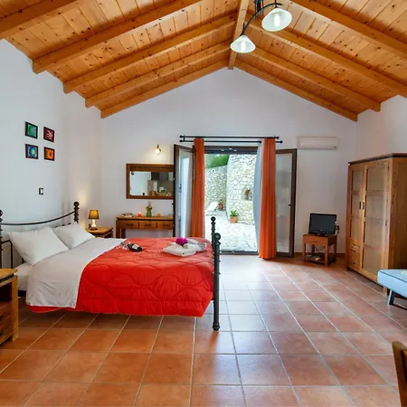 Dive Into Summer - Kirki's Cozy Pool Gem On Paxoi Σπίτι διακοπών