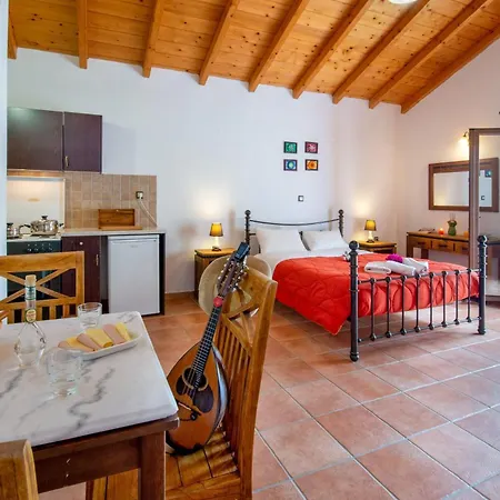 Holiday home Dive Into Summer - Kirki's Cozy Pool Gem On Paxoi *