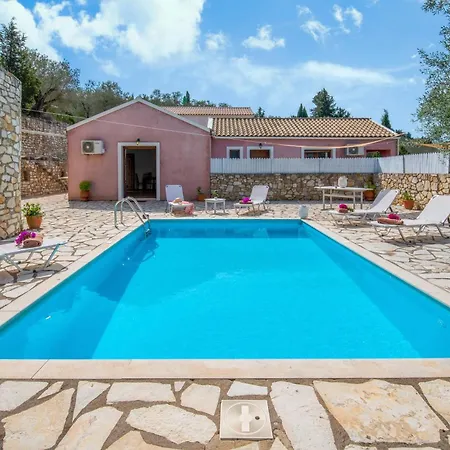 Casa de Férias Dive Into Summer - Kirki's Cozy Pool Gem On Paxoi